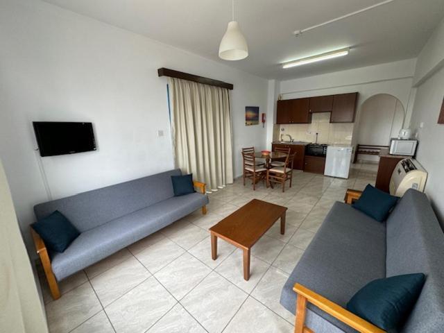 Kefalonitis Hotel Apartments パ フォス エクステリア 写真