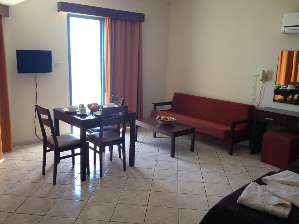 Kefalonitis Hotel Apartments パ フォス エクステリア 写真