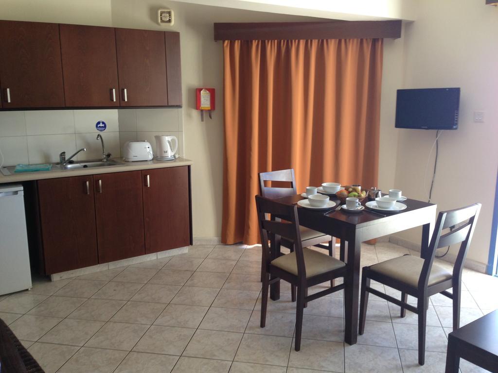 Kefalonitis Hotel Apartments パ フォス エクステリア 写真