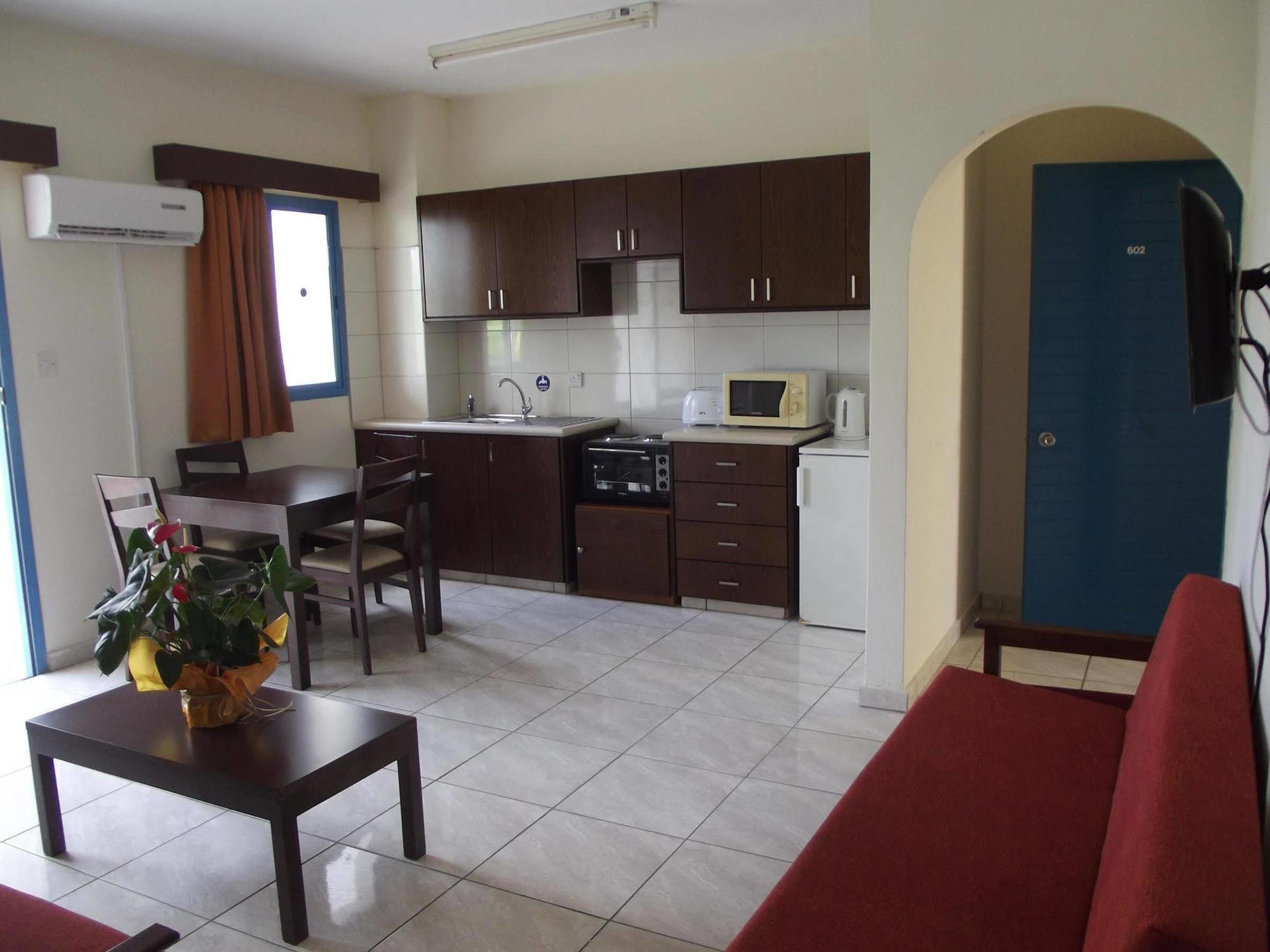 Kefalonitis Hotel Apartments パ フォス エクステリア 写真